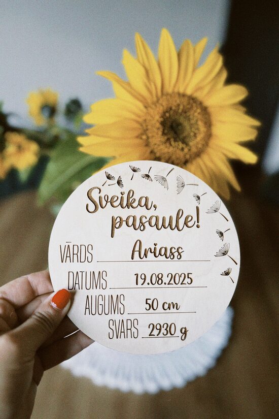 Sveika, pasaule- personalizēta koka kartiņa mazulim